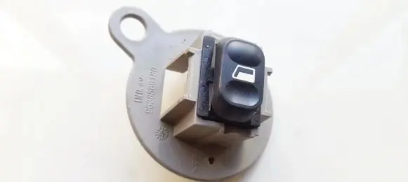 Citroen Xsara Picasso Electric window control switch 9638569180