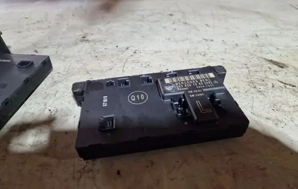 Mercedes-Benz C W203 Other control units/modules 2038201585