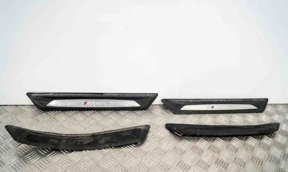 BMW 1 F20 F21 sill trim set (inner) 