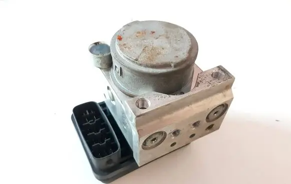 Toyota Hilux (AN10, AN20, AN30) ABS Pump 4451071030 8954171030 13511019490