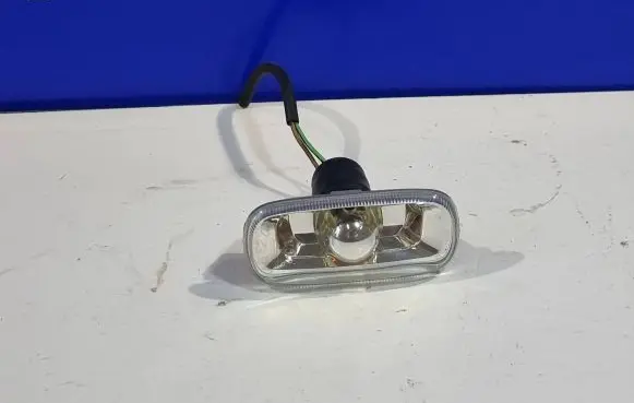 Audi A6 S6 C5 4B Front fender indicator light 8E0949127