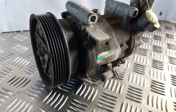 Nissan Juke I F15 Air conditioning (A/C) compressor (pump) 92600AZ74A