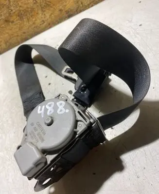 Middle seatbelt (rear)