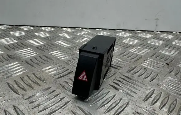 Lexus CT 200H Hazard light switch 15D890 8902075