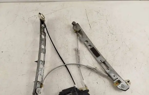 Renault Megane II Front window lifting mechanism without motor 400791K