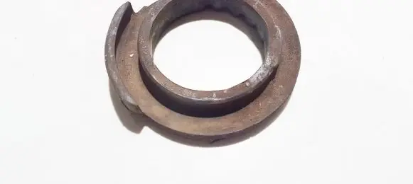 Audi A4 S4 B5 8D Front coil spring rubber mount 333512149b