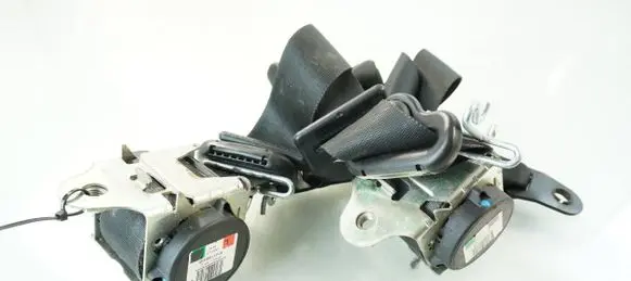 Ford Kuga I Front seatbelt