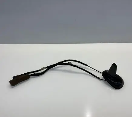 Mercedes-Benz E W211 Aerial GPS antenna A2118205575 2118205575