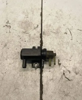 Mercedes-Benz Sprinter W906 Vacuum valve A0071531428 09T035 70078203