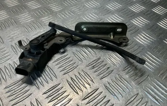 Mercedes-Benz C W204 Headlight/headlamp level sensor A0009050201