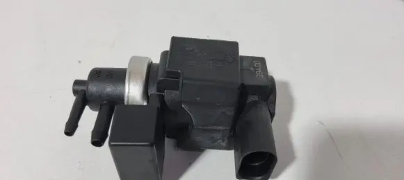 Audi A4 S4 B6 8E 8H Vacuum valve 4E0906628 72290308
