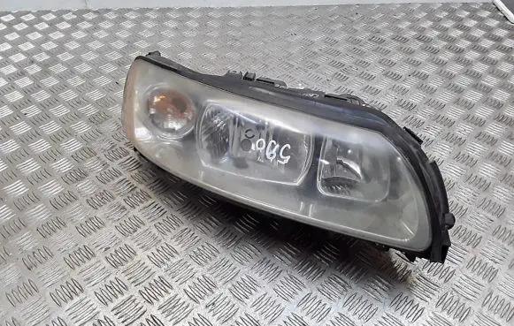Volvo XC70 Headlight/headlamp 30698840