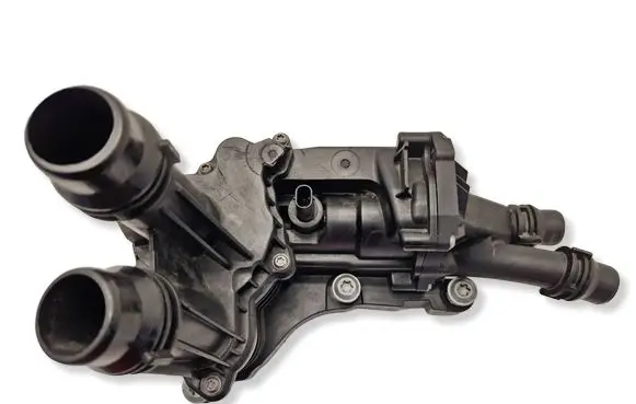 Volkswagen Tiguan Thermostat/thermostat housing 05L121111Q