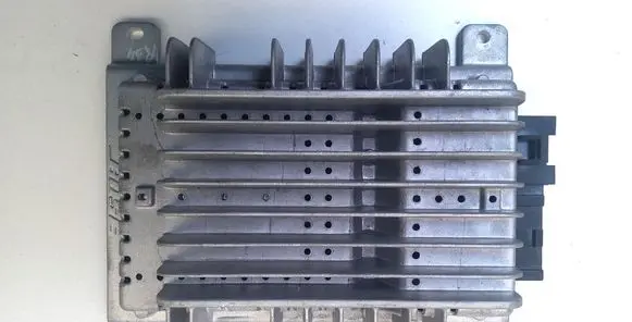 Mazda RX8 Sound amplifier F15366920