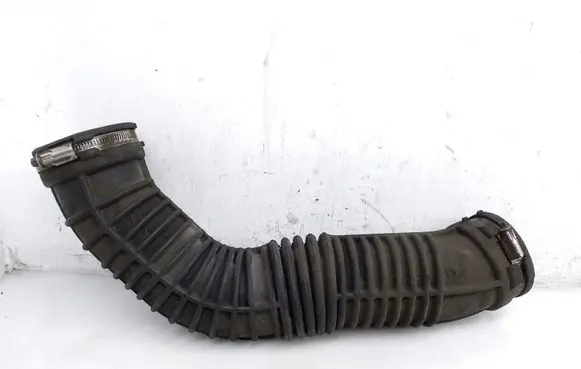 Opel Movano B Turbo air intake inlet pipe/hose 