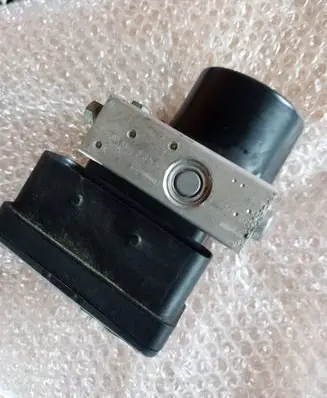 Ford Focus ABS Pump 3M512M110JA