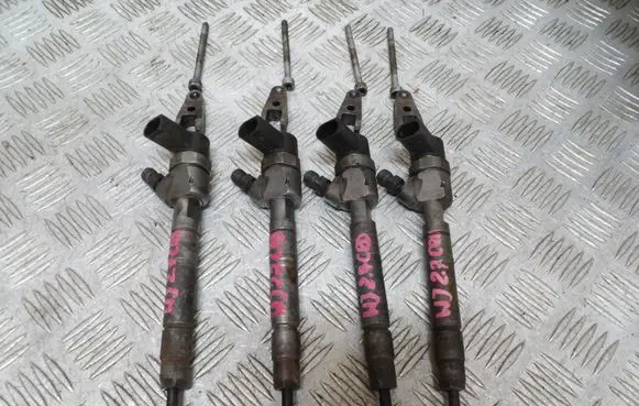 Jeep Grand Cherokee (WJ) Fuel injector A6120700587