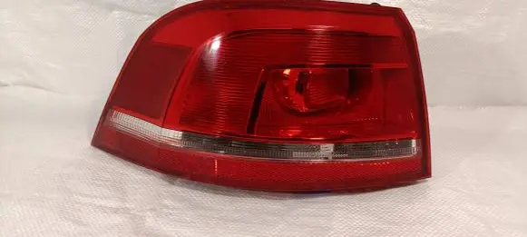 Volkswagen PASSAT B7 Rear/tail lights 3AF945095E 605001 E12990