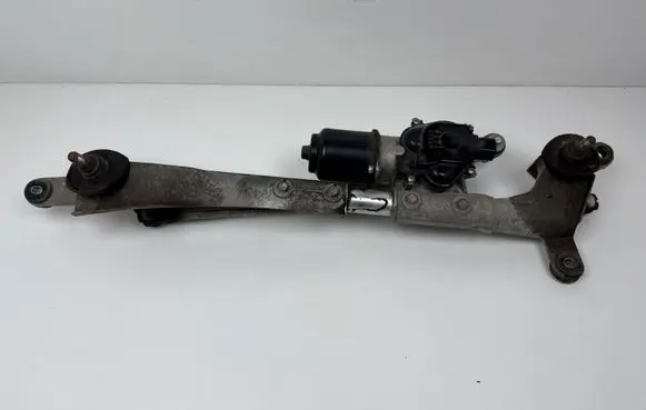 Subaru Legacy Front wiper linkage and motor 413132214