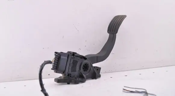 Ford Galaxy Accelerator throttle pedal 6G929F836JE