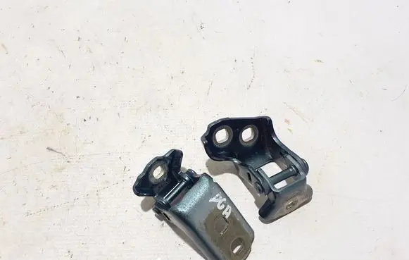 Dacia Duster Rear door upper hinge 804000464R