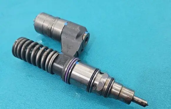 Iveco Daily 3rd gen Fuel injector 0414701008 IMPRK1035812