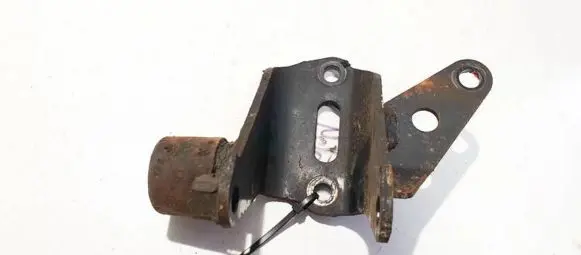 Toyota Avensis T250 Engine mounting bracket