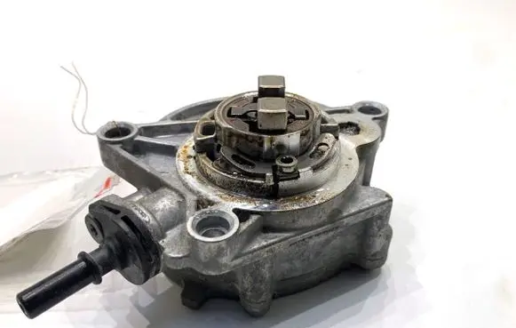 Opel Corsa F Vacuum pump 9812133880
