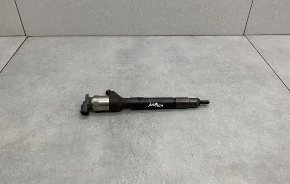 Opel Mokka Fuel injector 55570012