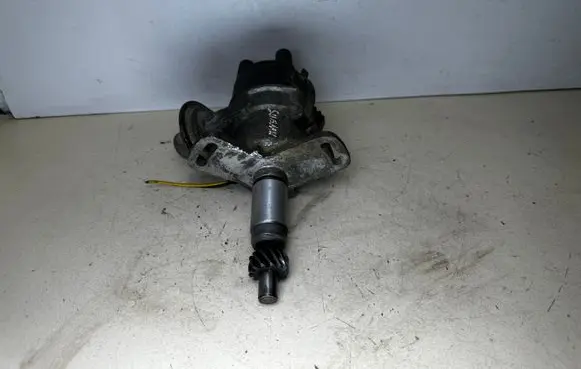 Subaru Leone 1800 Spark distributor 22100AA211 D4R8453 D4R84536504