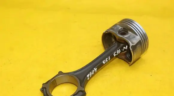 Mercedes-Benz B W245 Piston with connecting rod 083086