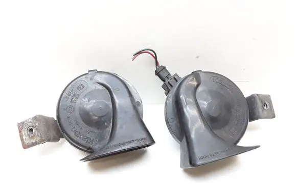 Volvo S70 V70 V70 XC Horn signal 9178850 9178851