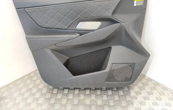 Citroen DS7 Crossback Front door card panel trim