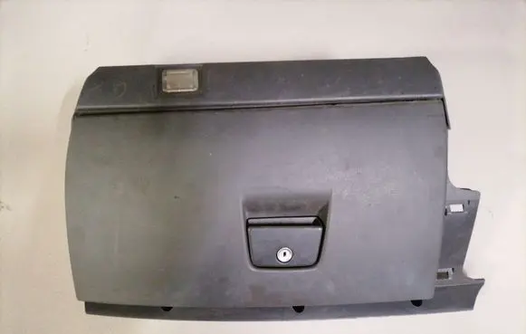 Volvo V50 Glove box 8626141