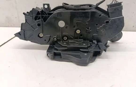 BMW 2 F44 Front door lock 7956149
