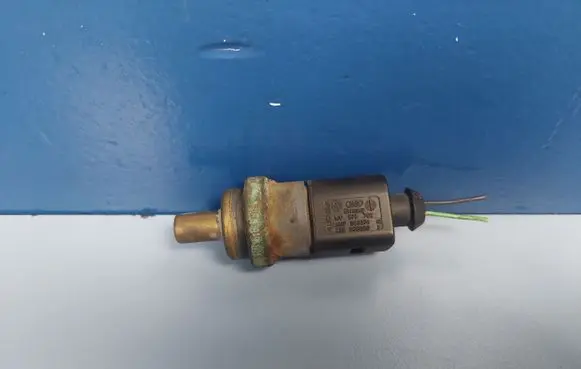 Volkswagen Touran I Coolant temperature sensor 06A919501 1J0973702