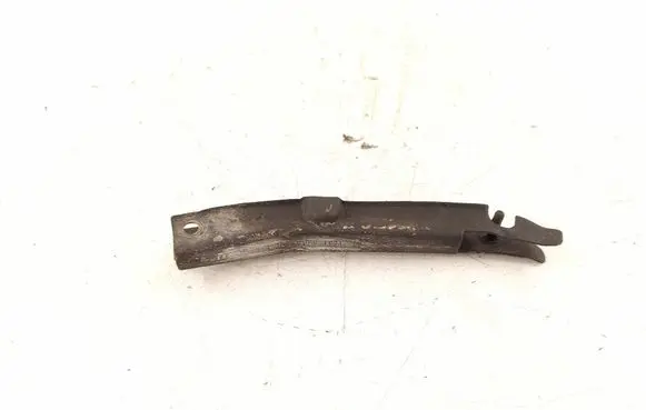 Front bumper mounting bracket