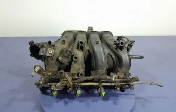 Opel Astra J Intake manifold 55561187