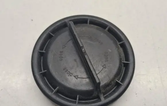 Mercedes-Benz ML W166 Headlight/headlamp dust cover 14735400