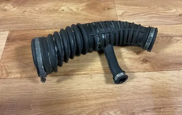 Ford Mondeo Mk III Air intake hose/pipe 1S719C623