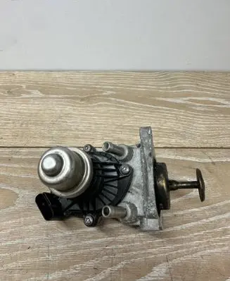 BMW 5 F10 F11 EGR valve 8513132 161018ES 73789110