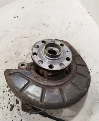 Volkswagen Touran I Front wheel hub spindle knuckle
