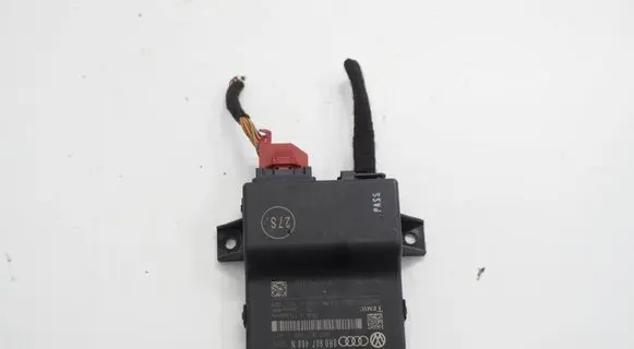 Audi A5 8T 8F Gateway control module 8R0907468NACR