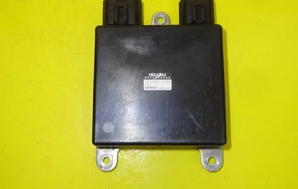 Opel Vectra C Fuel injection control unit/module 8973530400 131000-1450