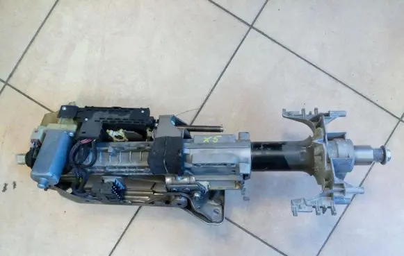 BMW X5 E70 Steering wheel axle