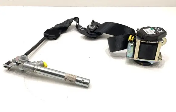 Opel Crossland X Front seatbelt 