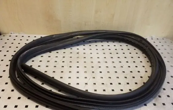 Ford Galaxy Rear door rubber seal (on body) 