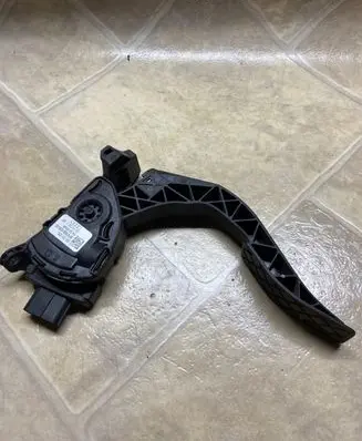 Audi A6 S6 C6 4F Accelerator throttle pedal 8K1721523 6PV00950500 04022008