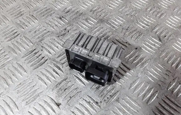 Glow plug pre-heat relay