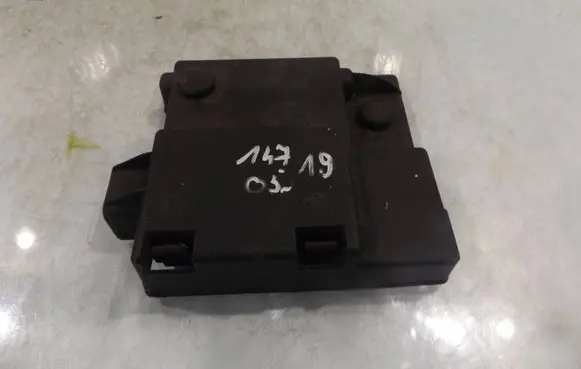 Alfa Romeo 147 Fuse box cover 